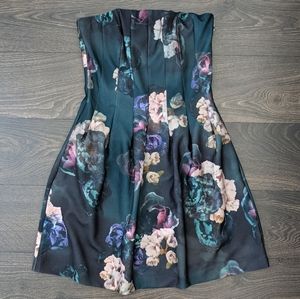 Floral H&M Strapless Dress with POCKETS!